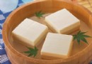 豆腐營養豐富卻不宜多吃！3個烹飪技巧讓豆腐不破碎