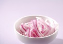 洋蔥小百科：營養功效、挑選保存與料理妙用全攻略