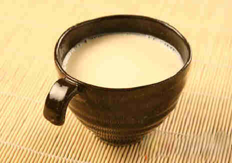 豆漿不能與什麼一起吃