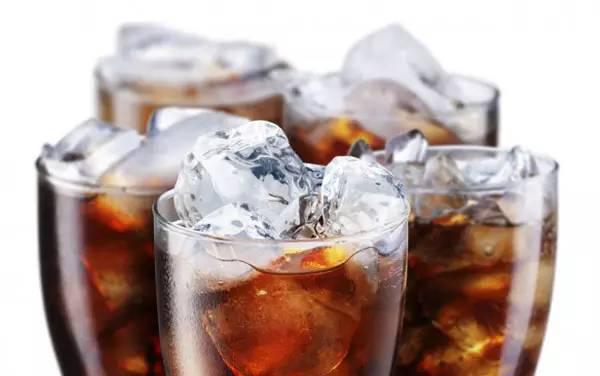 晨起第一杯水該喝什麼?淡鹽水果汁不能選