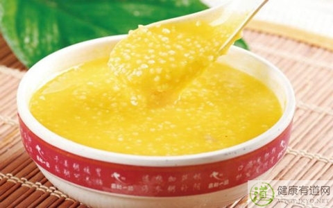 小米粥的功效 小米粥的功效