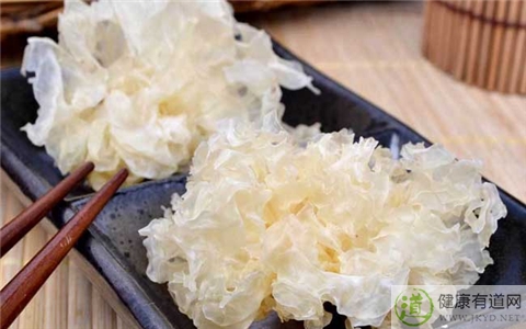 銀耳不能和什麼一起吃_銀耳和什麼相克 銀耳不能和什麼一起吃_銀耳和什麼相克
