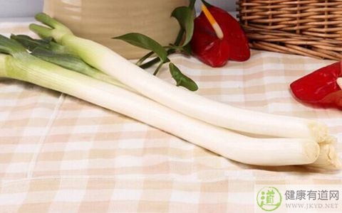 蔥不能和什麼一起吃_蔥和什麼相克 蔥不能和什麼一起吃_蔥和什麼相克