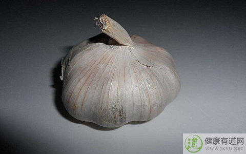 蒜不能和什麼一起吃_蒜和什麼相克 蒜不能和什麼一起吃_蒜和什麼相克