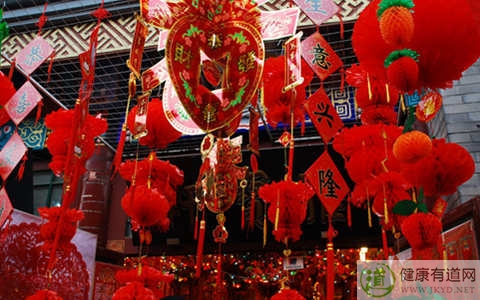 除夕吃蒜的寓意 除夕吃蒜的寓意