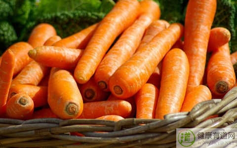 冬天皮膚干燥吃什麼好 冬天皮膚干燥吃什麼好