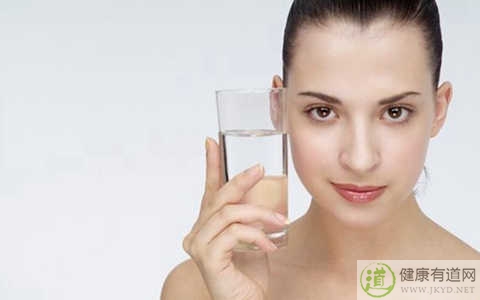 冬天皮膚干燥吃什麼好 冬天皮膚干燥吃什麼好