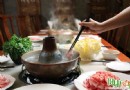 吃火鍋不能太急太燙！高溫恐傷食道黏膜，正確吃法降低癌變風險