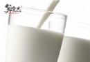 牛奶能當水喝嗎？解析長期過量飲奶的健康危害