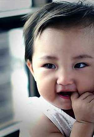 孩子咬指甲對健康危害大?