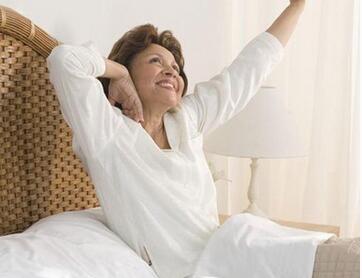 老年人睡前床上健身方法